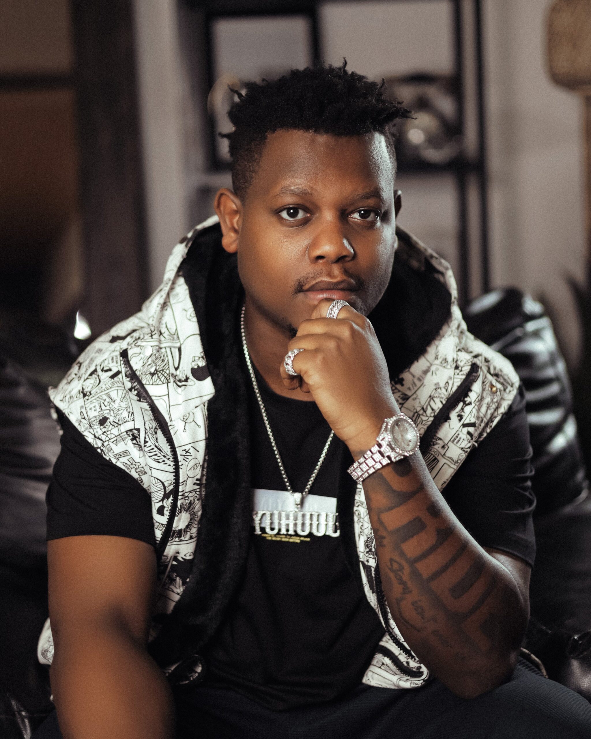 The Ben, Bwiza, Bruce Melodie, Alicia na Germaine mu begukanye ibihembo bya Shining Star Africa Awards bruce+melodie+white+vest+2023+(1)