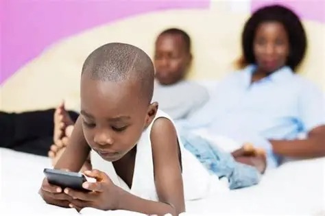 U Rwanda rurateganya gushyiraho itegeko ribuza abana gukoresha imbuga nkoranyambaga